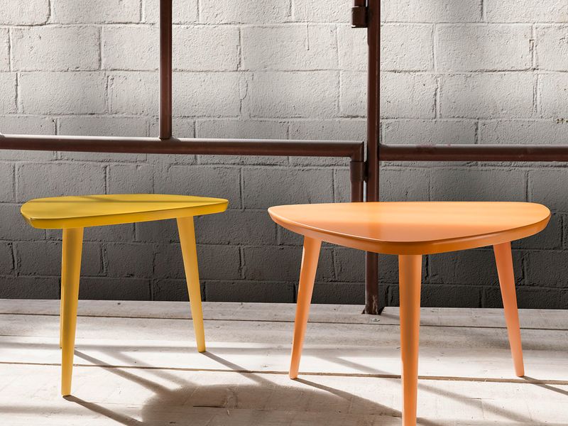 Tavolino Triangolo.jpg